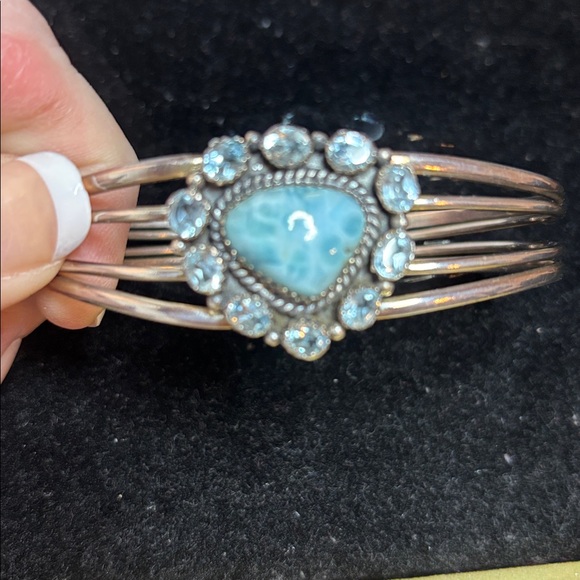 Larimar and blue topaz Sterling silver cuff - Picture 7 of 9